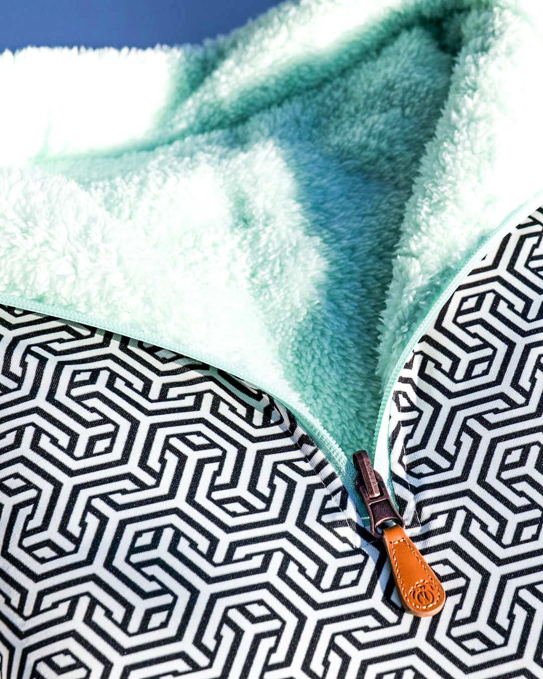 Reversible Light Sherpa 1/4 Zips